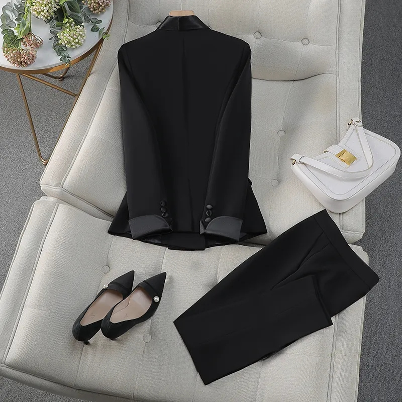 Costume pantalon élégant rouge - Women Formal Wear With Black Blazer avis et prix